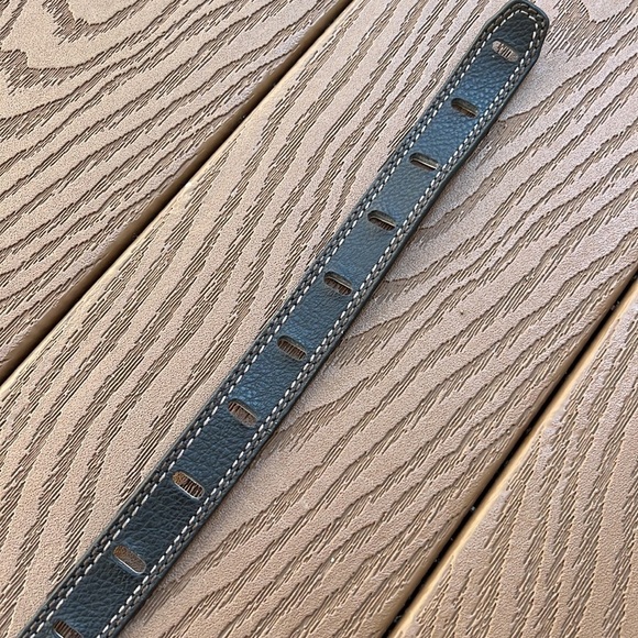 Relic by fossil black oval cut out skinny belt with silver buckle - Picture 7 of 9